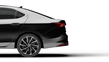 İzmir, Türkiye - 17 Nisan 2025: Koyu gri Skoda Superb 2024 modelinin arka sağ yarısı şeffaf arkaplanda izole edilmiş