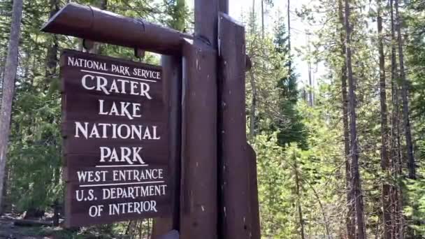 Panneau Bienvenue Bois Entrée Ouest Parc National Lac Crater Forêt — Video