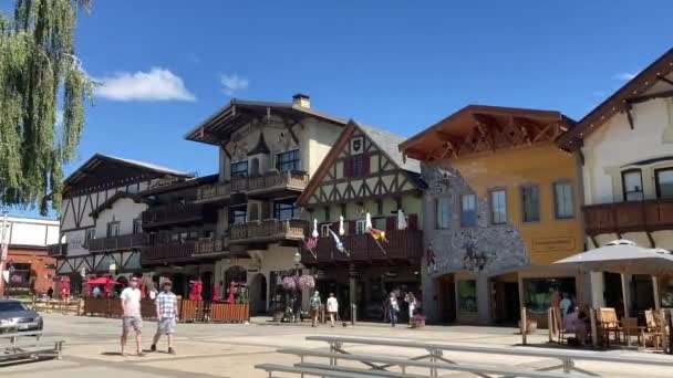 Ливенворт Вашингтон Сша 2022 Main Street Bavarian Themed Leavenworth Sunny — стоковое видео