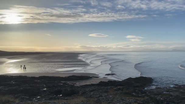Aerial View People Walking Stunning Sands Aberlady Beach Late Afternoon — Stock Video