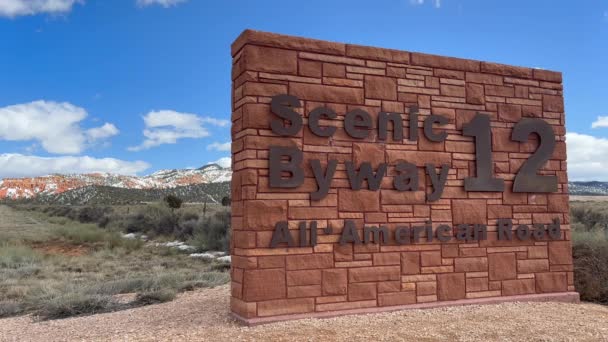 유타의 Scenic Route Byway 12에 인상적인 표지판은 미국에서 아름다운 하나로 — 비디오