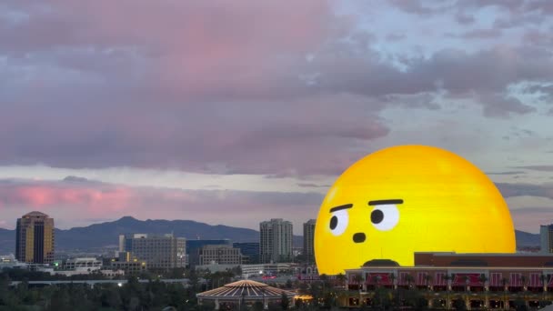Las Vegas Nevada Amerika Serikat 2024 Emoji Wajah Senyum Kuning — Stok Video