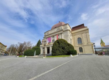 Avusturya 'nın Graz kentindeki Opera Binası' nın dışı Steiermark bölgesi.