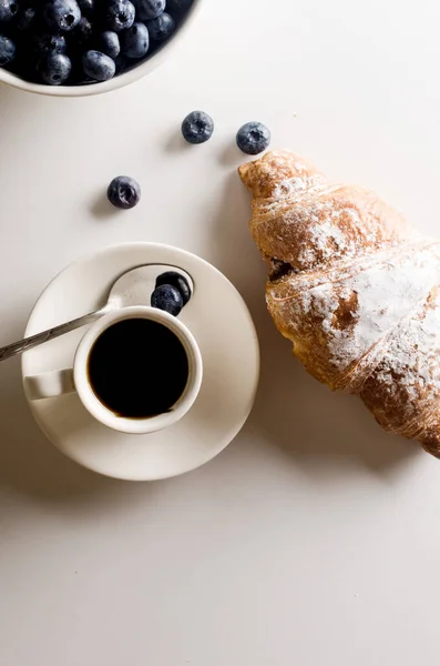Freshly Baked French Croissant Breakfast Plate Cup Hot Coffee White — Fotografia de Stock