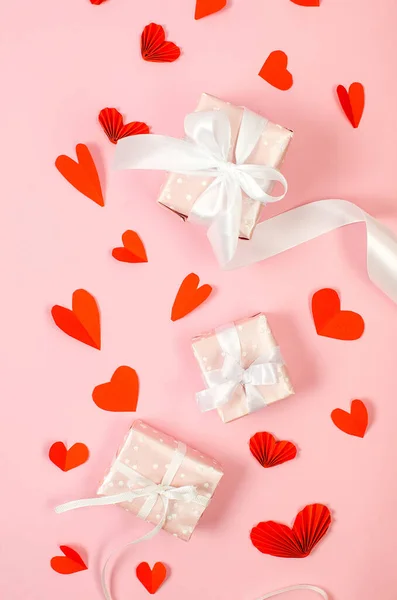Gift Box Red Paper Hearts Pink Background Concept Valentine Day — Fotografia de Stock