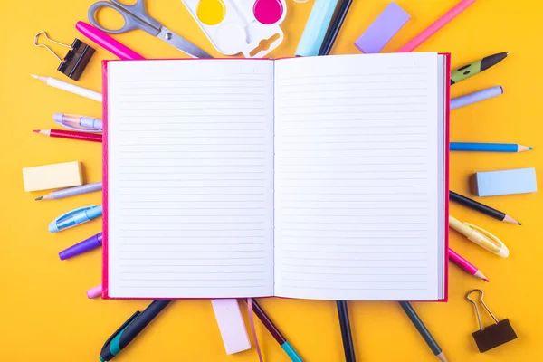 Schulheft Und Verschiedene Schreibwaren Auf Gelbem Hintergrund Nachschub Für Den — Stockfoto