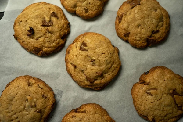 Cokelat Chip Cookies Yang Baru Dipanggang — Stok Foto