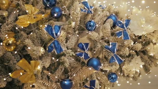 Mavi Altın Sarısı Yaylar Ukrayna Bayrağının Renginde Güzel Süslenmiş Noel — Stok video