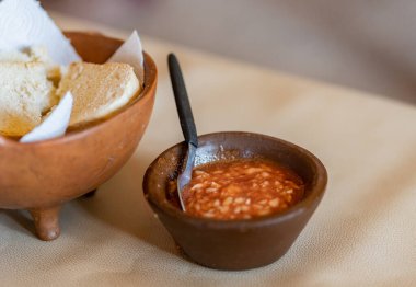 Arjantin 'in kuzey bölgelerinde dikkat çekici bir yerli etkisi vardır ve bu yüzden, en tipik ve eski yiyeceklerin tadını çıkarmak için mükemmel yerler vardır.
