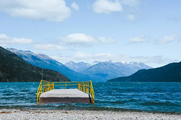 Chubut, Patagonya 'daki Lago Puelo Ulusal Parkı' nın güzel manzarası.