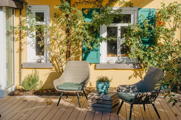 Mobilier Jardin Pour Les Loisirs Dans Nature Chaises Vides Table — Photo