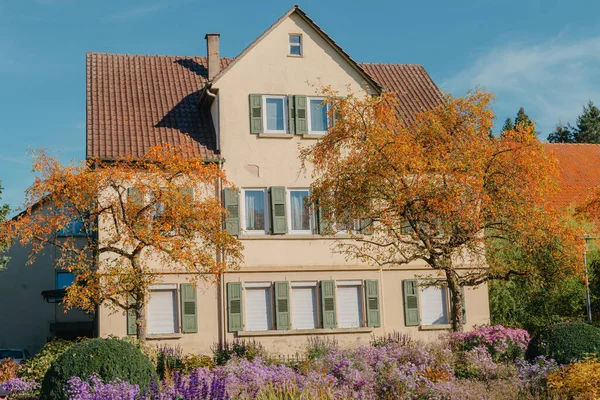 Haus Mit Schönem Garten Herbst Blumen Park Bietigheim Bissingen Deutschland — Stockfoto