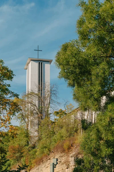 Big Metal Cross Modern Kilise Kulesi Modern Bir Kilisenin Çarmıhlı — Stok fotoğraf