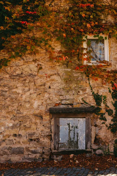 Old Vintage Pedesaan Jerman Lusuh Rumah Kecil Dengan Warna Warni — Stok Foto