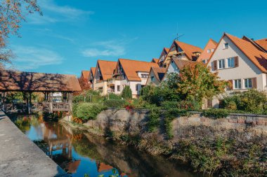 Eski ulusal Alman kasaba evi. Old Town renkli ve iyi korunmuş binalarla dolu. Baden-Wurttemberg, Almanya 'nın güneybatısında bulunan bir eyalettir. Kara Orman, bilinen adıyla
