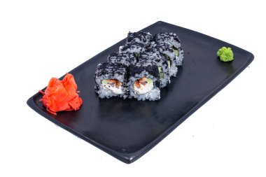 Japon Mutfağı - Karides ve Conger, Avokado, Tobiko ve Peynirli Suşi Roll. Suşi tempura sarıyor, Japon yemeği tarzı.