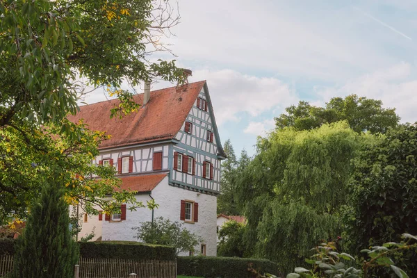 Rumah Tradisional Dengan Indah Eksterior Dekorasi Facade Jerman Gedung Konstruksi — Stok Foto