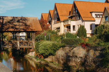 Eski ulusal Alman kasaba evi. Old Town renkli ve iyi korunmuş binalarla dolu. Baden-Wurttemberg, Almanya 'nın güneybatısında bulunan bir eyalettir. Kara Orman, bilinen adıyla