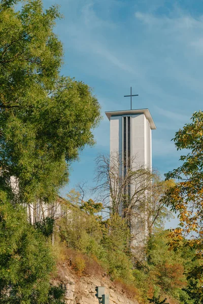 Big Metal Cross Modern Kilise Kulesi Günbatımı Arka Planında Demir — Stok fotoğraf