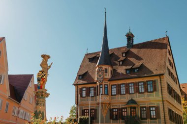 Eski ulusal Alman kasaba evi. Old Town renkli ve iyi korunmuş binalarla dolu. Baden-Wurttemberg, Almanya 'nın güneybatısında bulunan bir eyalettir. Kara Orman, bilinen adıyla