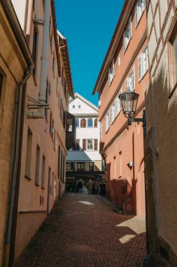 Eski ulusal Alman kasaba evi. Old Town renkli ve iyi korunmuş binalarla dolu. Baden-Wurttemberg, Almanya 'nın güneybatısında bulunan bir eyalettir. Kara Orman, bilinen adıyla