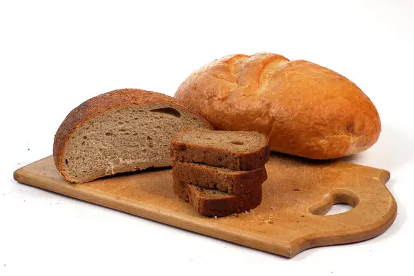 Beyaz Arkaplanda Izole Edilmiş Çeşitli Ekmekler — Stok fotoğraf