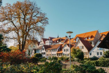 Eski ulusal Alman kasaba evi. Old Town renkli ve iyi korunmuş binalarla dolu. Baden-Wurttemberg, Almanya 'nın güneybatısında bulunan bir eyalettir. Kara Orman, bilinen adıyla