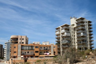 Ürkütücü Spains Konut Baskını: Eksik Gelişmeler ve Uçsuz bucaksız Gökyüzü Altındaki Issız Mahalleler. Spains Ekonomik Çöküşünün Kalıntıları: İşlenmemiş Evler ve Kısır Skylines in