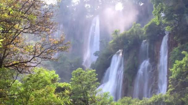 Thi Lor Cachoeira Está Localizada Umphang Wildlife Sanctuary Província Tak — Vídeo de Stock