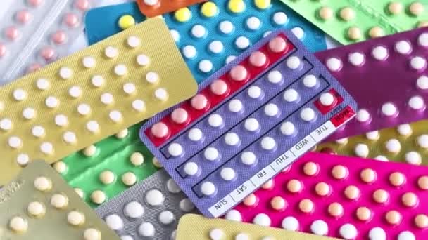 Tiras Coloridas Píldora Anticonceptiva Oral — Vídeo de stock