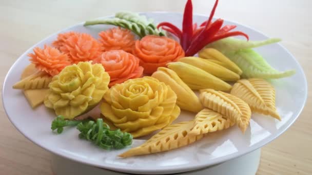 Σκάλισμα Λαχανικών Ταϊλανδέζικη Χειροτεχνία Για Πλαϊνά Πιάτα — Αρχείο Βίντεο