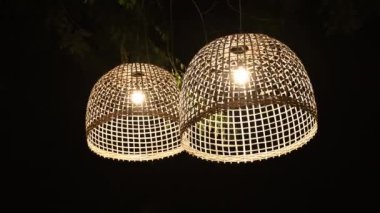 Tayland usulü gece dekorasyonu için bambu fener..