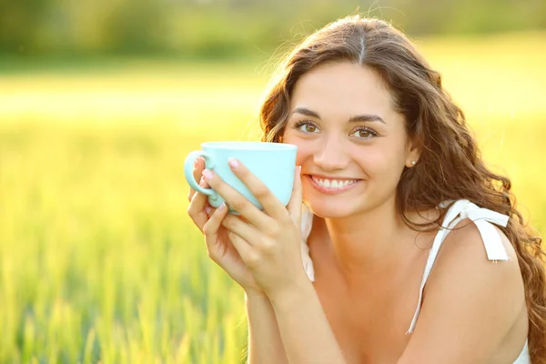 Happy Beautiful Woman Holding Coffee Cup Looking Camera Wheat Field — Stock Photo, Image