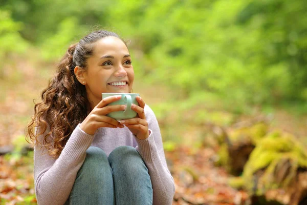 Happy Woman Sitting Forest Drinking Coffee Looking Away — Stock Photo, Image