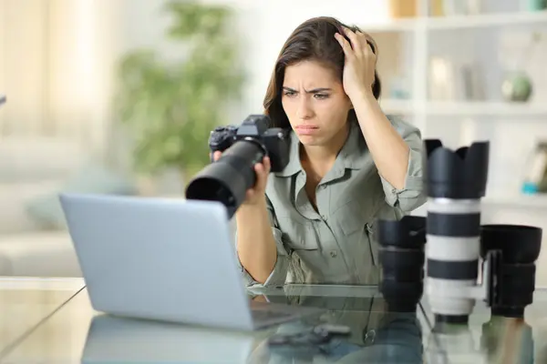 Worried Photographer Home Checking Bad Result Camera — Stock Photo, Image