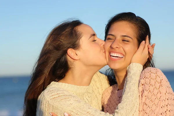 Happy Affectionate Woman Kissing Friend Cheek Beach — Stock Photo, Image