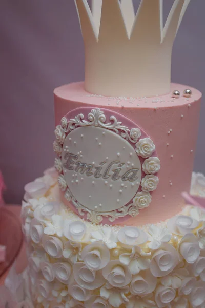 Torta Compleanno Femminile Dessert Rosa Forma Corona Mastice Fiori Rose — Foto Stock