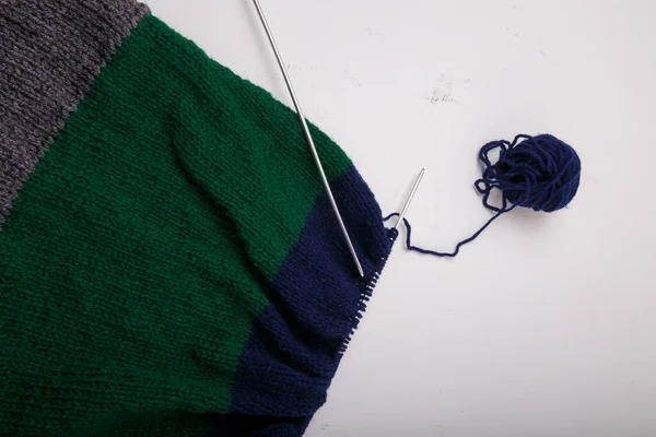 Knitted Clothing Accessory Process Making Knitting Needles Ball Threads Yarn — Stock Photo, Image