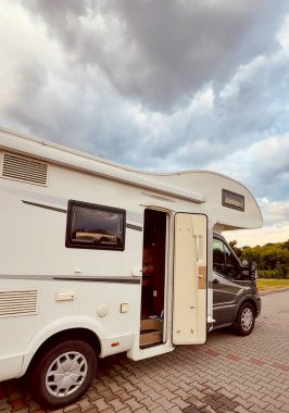 Karavan parkında bir karavan.