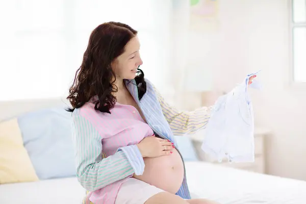 Pregnant Woman Home Young Expecting Mother White Bedroom Healthy Pregnancy — Stock Photo, Image