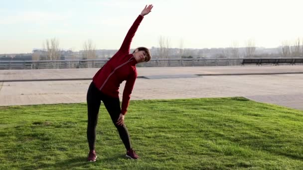 Mature Woman Does Stretching Park Running — Vídeos de Stock