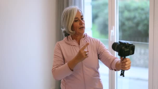 Mature Woman Gray Hair Blogger Recording Sports Video Home Yoga — Vídeo de Stock