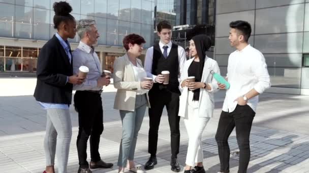 Multiracial Coworkers Having Coffee Break Financial Area — Stockvideo