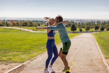 # Mutlu yaşlılar maraton koşusunu bitiriyor #