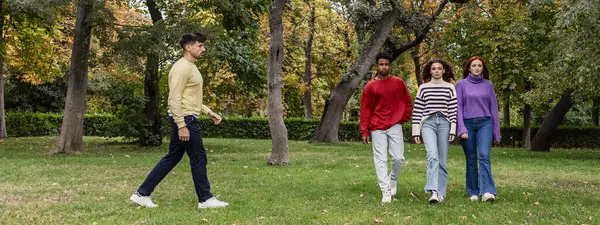 Gençler protesto için bir araya geldi.