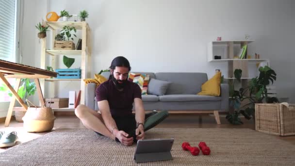 Mann Amputierte Beinprothese Sport Hause Online Kurs — Stockvideo