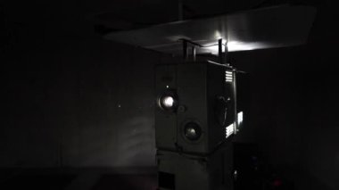 8 milimetrelik film projektörü videosu