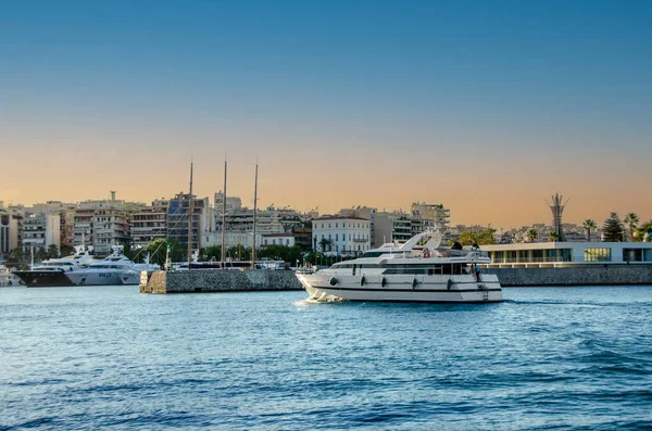 Luxusní Motorové Čluny Jachty Marina Zeas Pireus Řecko — Stock fotografie