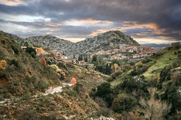 Vacker Bergsby Vid Namn Dimitsana Vid Solnedgången Peloponesse Grekland — Stockfoto