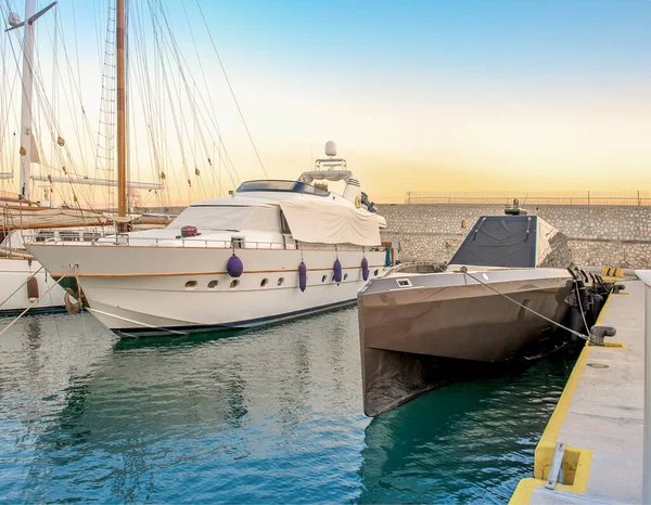 Navegação Luxo Lanchas Modernas Marina Zeas Port Piraeus Grécia — Fotografia de Stock